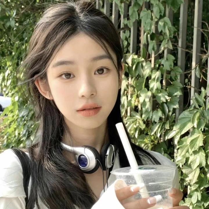 笔谈女公关封面